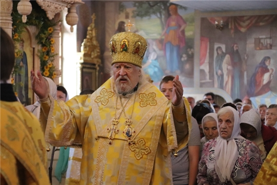 Глава Чувашской митрополии, Высокопреосвященнейший Варнава, митрополит Чебоксарский и Чувашский совершил Божественную литургию в соборе святого князя Владимира г. Новочебоксарска