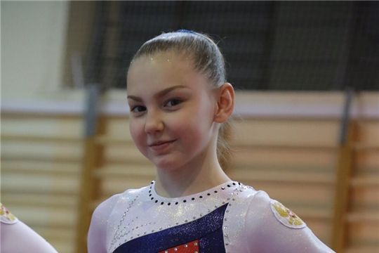 Юная чебоксарка Елена Герасимова выступает на юниорском первенстве мира по спортивной гимнастике