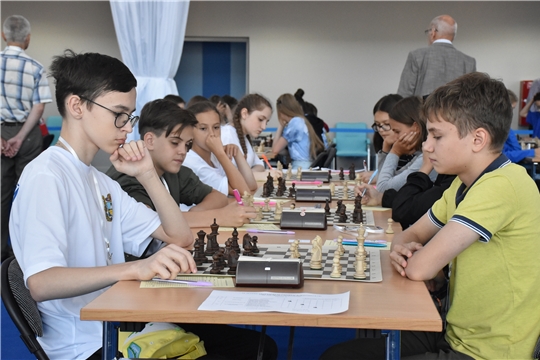 В Чебоксарах проходят финальные соревнования IX летней Спартакиады учащихся России по шахматам