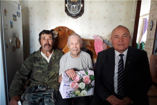 Долгожителю деревни Ершипоси, ветерану Великой Отечественной войны Зиновьеву Андрею Зиновьевичу — 95 лет