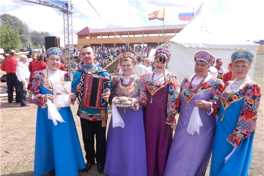 Ансамбль «Салам» на Цивильской Тихвинской ярмарке