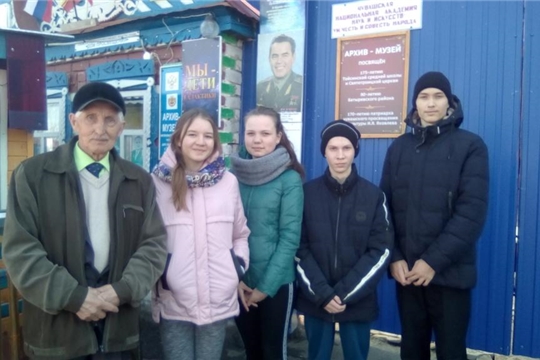 Экскурсия в дом-музей В.И.Салмина с.Тойси в преддверии Дня космонавтики