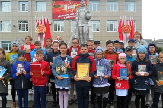 Бессмертный книжный полк прошел по главной улице села Яльчики