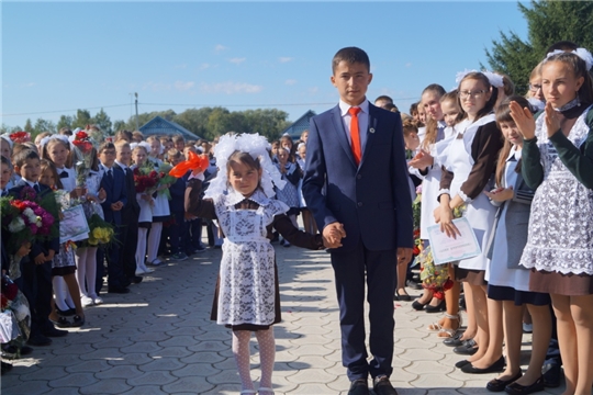 В МБОУ "Кошки-Куликеевская СОШ" прошел День знаний