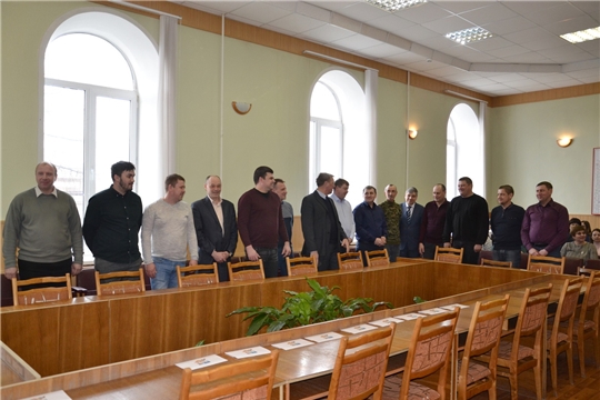 Работницы администрации поздравили коллег с Днем защитника Отечества