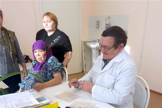 Выездные бригады помогают провести диспансеризацию сельского населения
