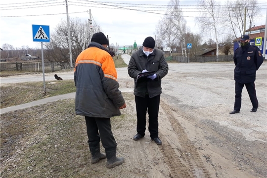 Работа мобильных групп по профилактике распространения коронавируса в районе продолжается