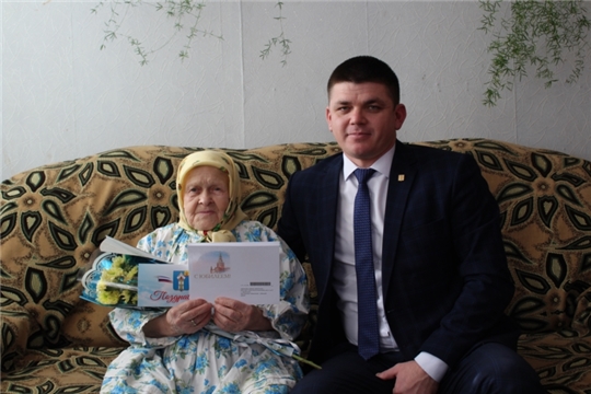 Долгожителям района вручаются юбилейные медали «75 лет Победы в Великой Отечественной войне 1941-1945 гг.»