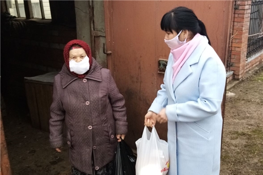 Доставка продуктов питания, лекарственных препаратов и товаров первой необходимости работниками Центра социального обслуживания