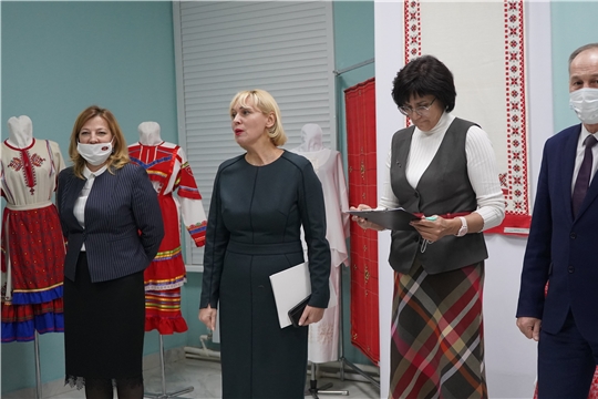 Новая выставка «Вековые узоры фабрики «Паха тере»
