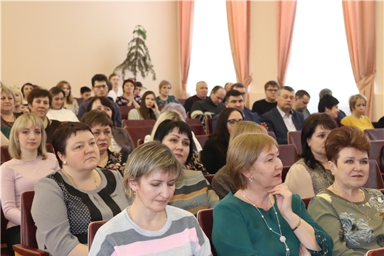 В преддверии Международного женского дня в Алатыре чествовали сотрудниц администрации и работниц муниципальных унитарных предприятий