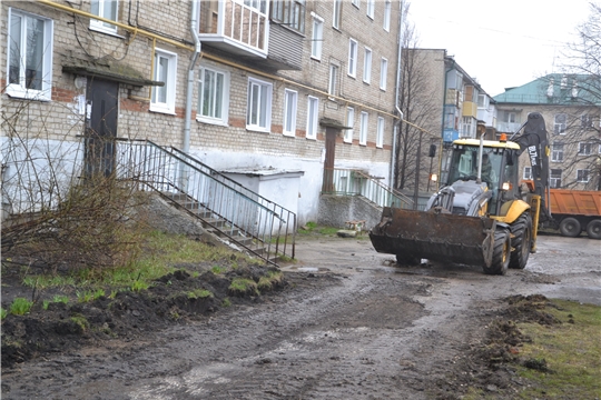 В Алатыре приступили к благоустройству дворовых территорий