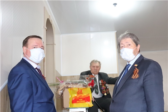 Руководство Алатыря поздравило ветеранов Великой Отечественной войны с наступающим праздником – Днём Победы