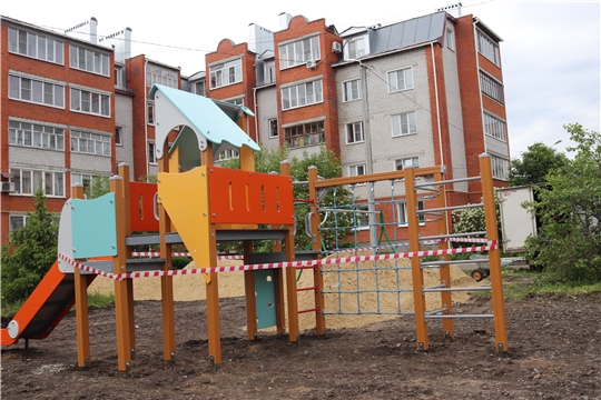 Ещё один двор в Алатыре заметно преображается