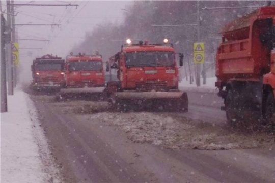  Последствия мощного снегопада в Чебоксарах устраняют более 150 единиц техники и 1500 рабочих