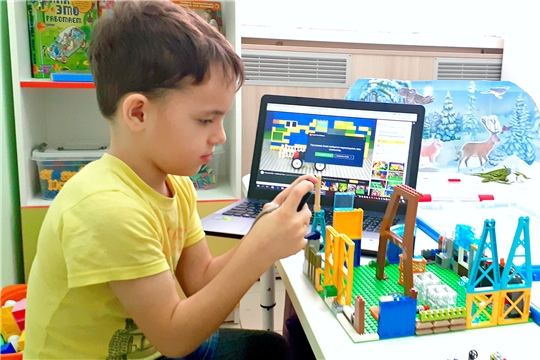 В детском саду города Чебоксары воспитанники создают Lego-мультфильмы