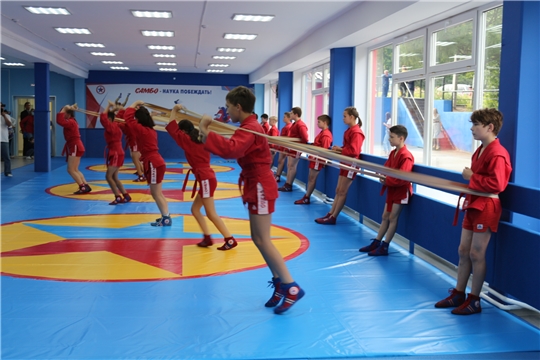 В чебоксарской школе № 2 открыли обновленный спортивный зал