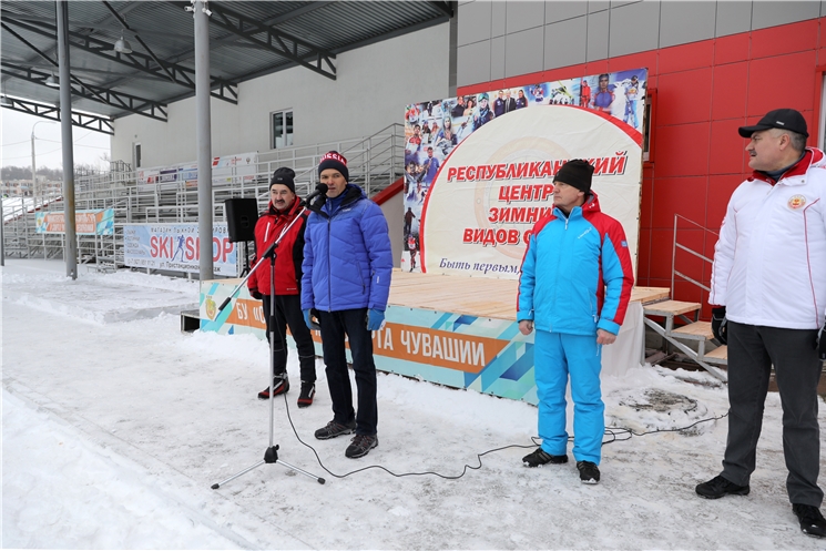 Михаил Игнатьев приветствовал в столице Чувашии участников традиционных лыжных соревнований «Рождественская гонка» 