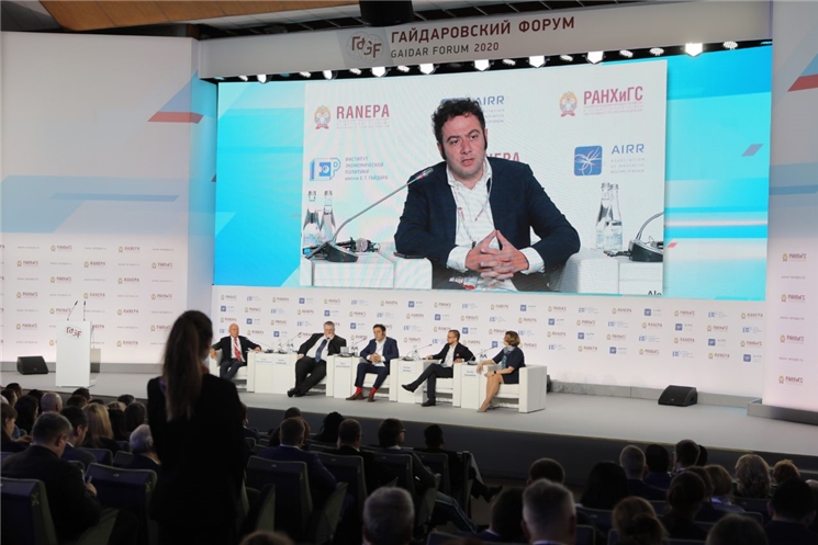 Глава Чувашии Михаил Игнатьев принял участие в мероприятиях Гайдаровского форума