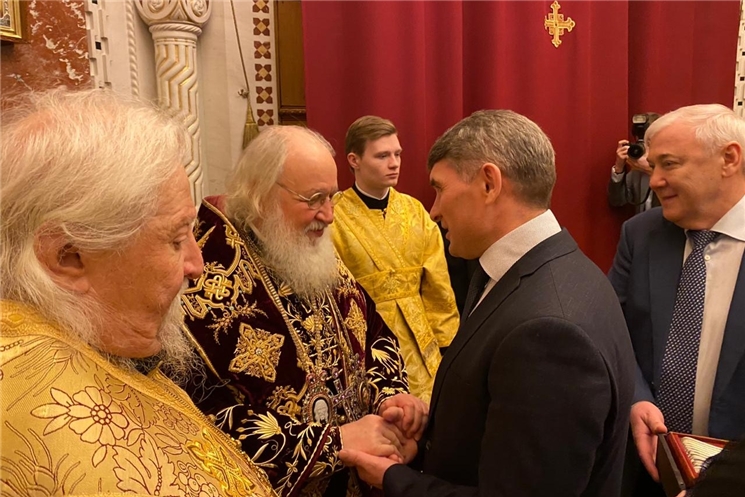 Врио Главы Чувашии Олег Николаев поздравил Святейшего Патриарха Кирилла с 11-й годовщиной интронизации