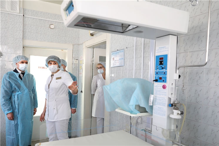 Олег Николаев проверил готовность медицинских учреждений к приёму пациентов с коронавирусом