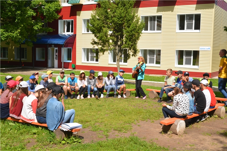 Олег Николаев поручил подготовить детские лагеря к летним сменам
