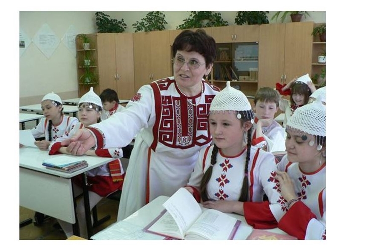 В школах республики родной чувашский язык изучают более 63, 9 тысяч школьников