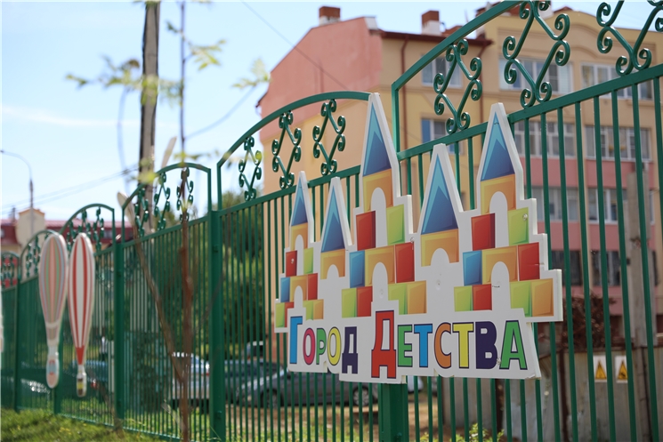 Олег Николаев поручил провести конкурсные процедуры по строительству детских садов до конца мая