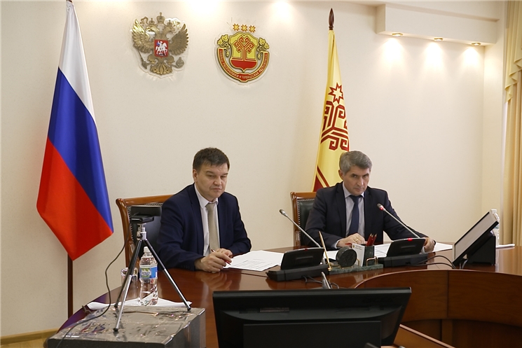 Врио Главы Чувашии по видеосвязи провел совещание с главами городов и районов по обращениям граждан в социальных сетях
