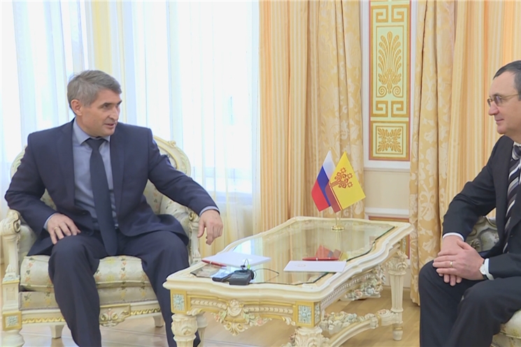 Сегодня врио Главы Чувашии Олег Николаев встретился с первым заместителем Председателя Совета Федерации Федерального Собрания России Николаем Федоровым