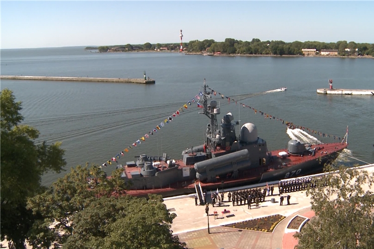 В День России врио Главы республики Олег Николаев провел видеомост с членами экипажа гвардейского ракетного катера «Чувашия».