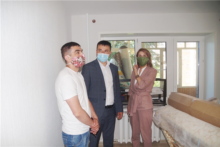 В Чебоксарах ремонтируют квартиры ветеранов