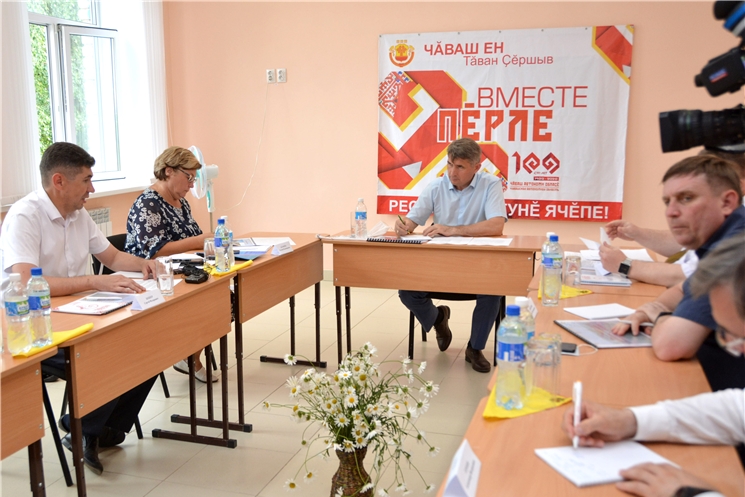 Олег Николаев в Цивильском районе открыл «День поля-2020» и обсудил планы развития муниципалитета 