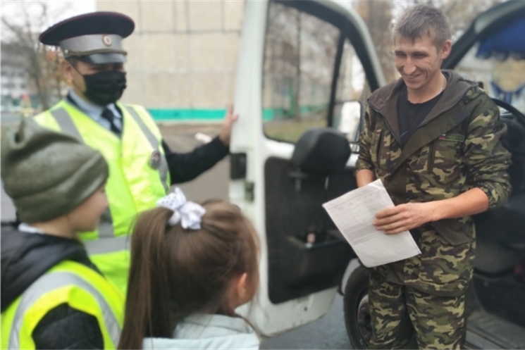 Столичные школьники приняли участие в акции «Письмо водителю»