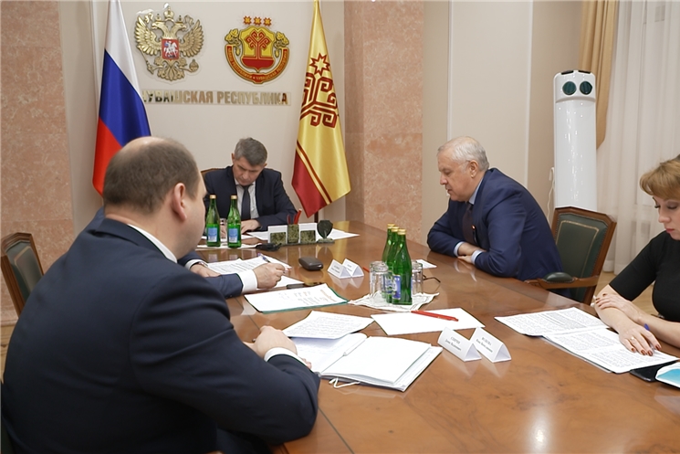 Глава Чувашии Олег Николаев и председатель совета Чувашпотребсоюза Валерий Павлов обсудили перспективы глубокой переработки сельхозпродукции