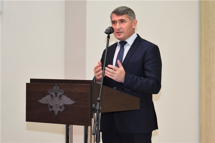 Глава Чувашии принял участие в торжественном мероприятии, посвященном Дню сотрудника органов внутренних дел