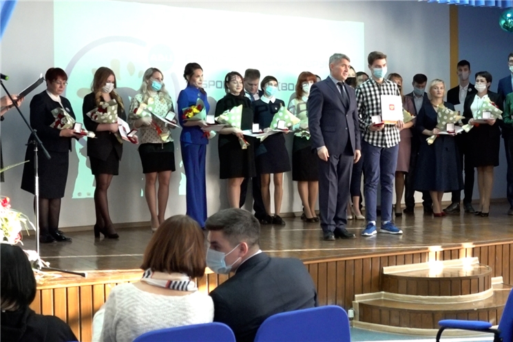 Олег Николаев открыл республиканский форум добровольцев «Доброфорум».