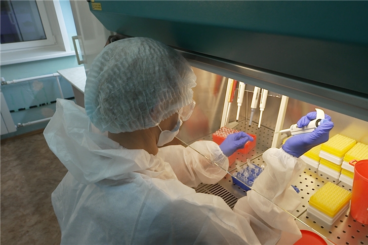 В лечебные учреждения республики скоро поступит новое оборудование для обработки тестов на COVID-19