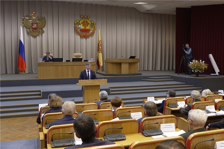 Внешэкономбанк готов вложить собственные средства в  строительство школ в новых микрорайонах столицы республики.  Этот и другие вопросы обсудили сегодня  на совещании  руководителей  строительного комплекса республики. 