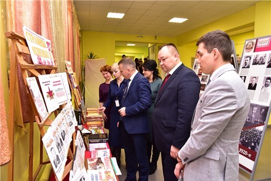 В честь празднования 100-летия со дня образования Чувашской автономной области в Ибресинском районе действуют выставки