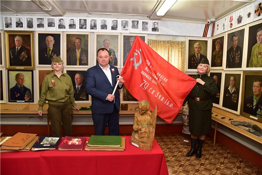 Состоялось торжественное мероприятие, посвященное передаче Знамени Победы Ибресинскому этнографическому музею под открытым небом