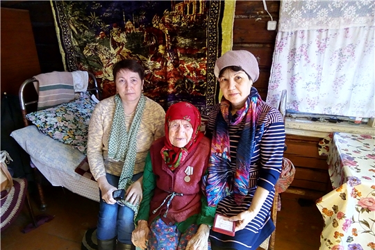 Труженице тыла вручена юбилейная медаль к 75-летию Победы