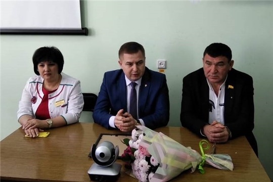 Рабочий визит Владимира Степанова в Урмарскую районную больницу