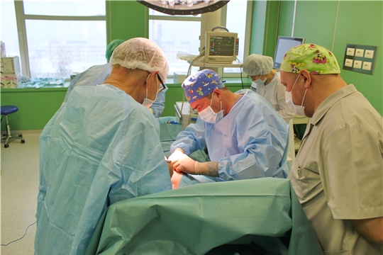 Детские хирурги прооперировали девочку с редким заболеванием