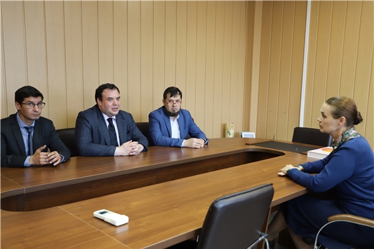 Роза Лизакова обсудила с Александром Бродом вопросы межнациональных отношений