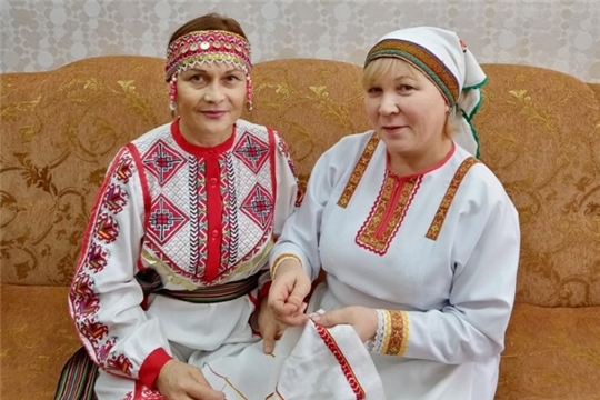 Мастерицы Аликовского района присоединились к акции «Сурпан Пĕрле»