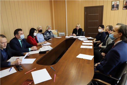 Проведение международных фестивалей обсудили за круглым столом с деятелями культуры и искусства
