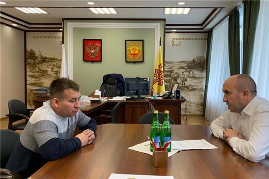 Сергей Артамонов провел рабочую встречу с генеральным директором ОАО “Племенная птицефабрика Урмарская”