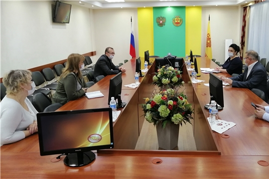 Состоялась встреча первого заместителя министра сельского хозяйства Чувашской Республики Марины Загребаевой с заместителем управляющего Чувашским отделением Сбербанка Александром Беловым