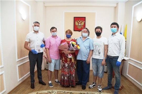 В День семьи, любви и верности в Ленинском районе чествовали крепкие семейные пары